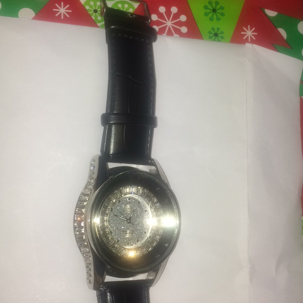 Bust down leather band. TECHNO WATCH